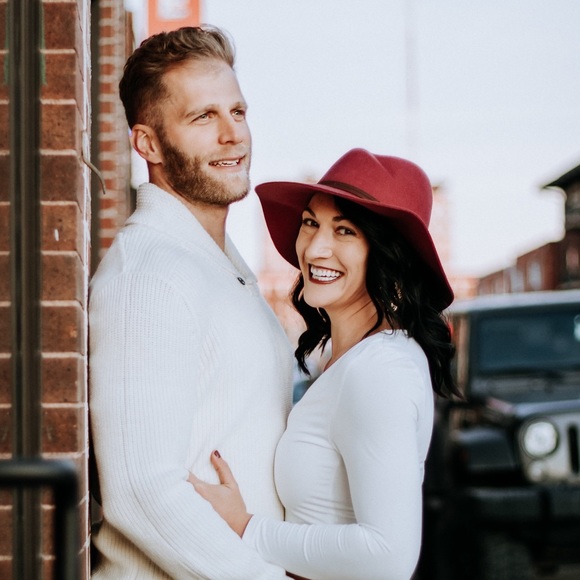 Meet your Posher, Jessica - Picture 1 of 1